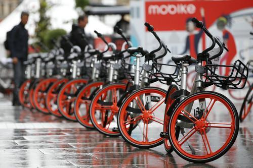 6月29日，來(lái)自中國(guó)的摩拜單車在英國(guó)第二大城市曼徹斯特亮相。新華社發(fā)