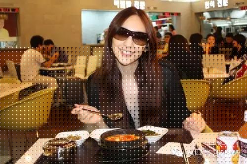 明星旅行糗事一籮筐 總有一個(gè)萌到你！