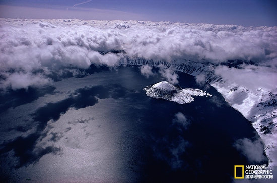 火山口湖國家公園，俄勒岡州攝影：Sam Abell，國家地理創(chuàng)意版