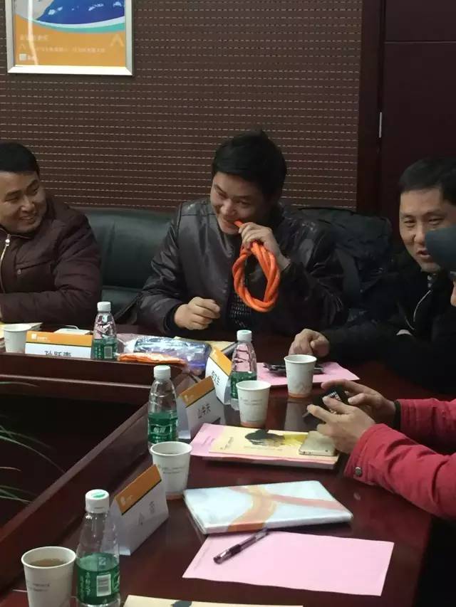 小編想問(wèn)一下咬膠管的孫老師，優(yōu)質(zhì)膠管的口感如何呢？
