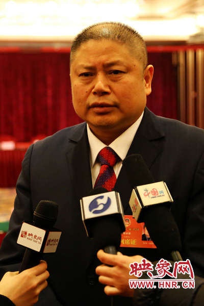 全國政協(xié)委員，河南弘昌集團(tuán)、信陽毛尖集團(tuán)董事長陳世強(qiáng)