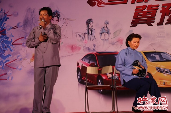 戲曲演員劉海功表演的《月下相會》經(jīng)典生動，詼諧幽默。