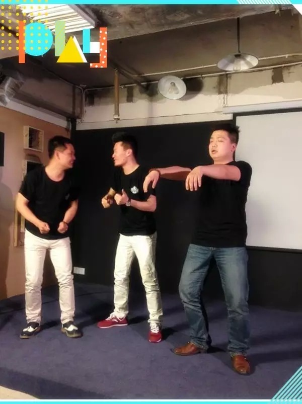 能看出這個場景主題是衛(wèi)生紙嗎？我讀書少，你別騙我……
