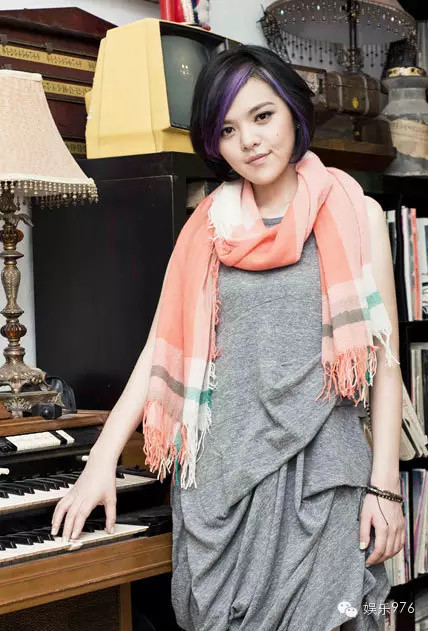 劉思涵，2011年9月發(fā)行首支個人單曲《走在冷風中》。種子音樂簽約藝人。