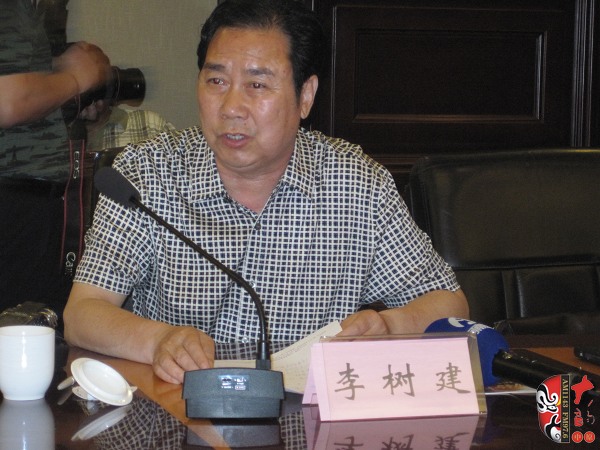中國(guó)劇協(xié)副主席、河南省劇協(xié)主席、河南豫劇院院長(zhǎng)李樹建