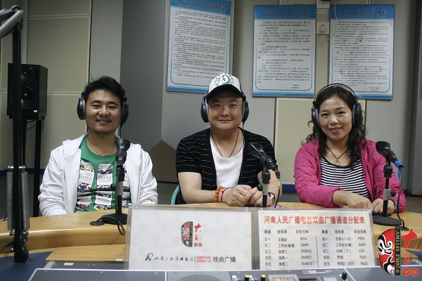 河南方言話語(yǔ)《老湯》主演、著名青年表演藝術(shù)家范軍等正在直播中。。。