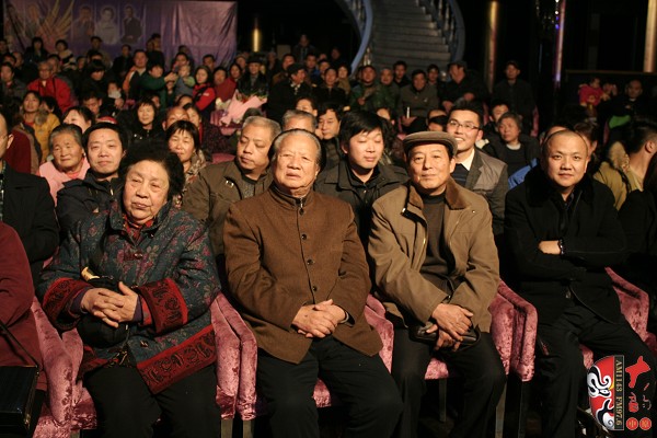 著名豫劇表演藝術(shù)家、小生之帝王素君  著名豫劇表演藝術(shù)家、唐派傳人賈廷聚、楊志禮