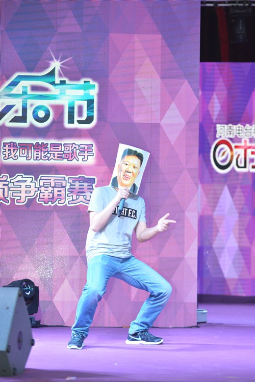 不過隨后的阿強(qiáng)老師現(xiàn)場傳授RAP教程，同樣不遜于老楊呢！！