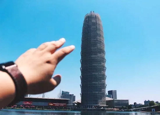 鄭州的新高度，鄭州會(huì)展賓館，高280米。