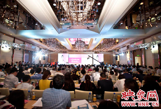 5月28日，一場河南企業(yè)家的盛會(huì)在鄭州舉辦，群象島2015夏季峰會(huì)以奮斗者為本致敬奮斗者。