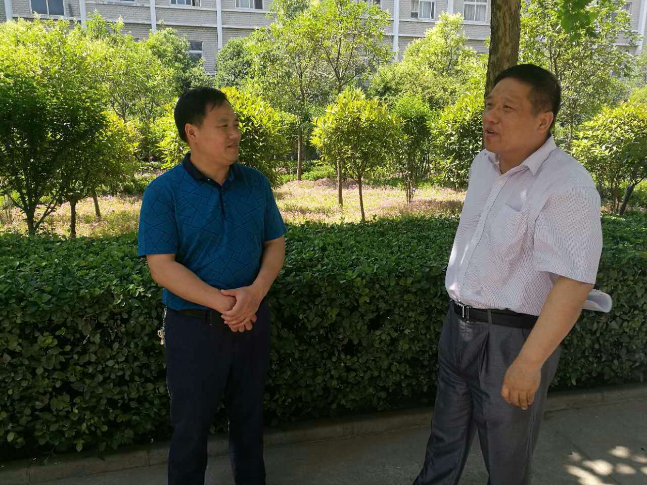 兩支部負責人親切交流 兩支部負責人親切交流