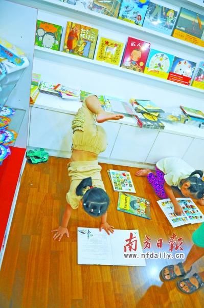 　由于有的孩子自控力差，造成圖書損壞。 南方日?qǐng)?bào)記者 王云攝