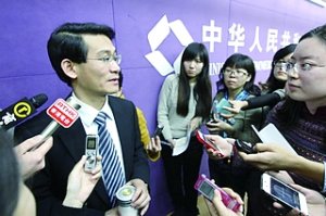 商務(wù)部新聞發(fā)言人表示，月度數(shù)據(jù)出現(xiàn)波動(dòng)是正常的。