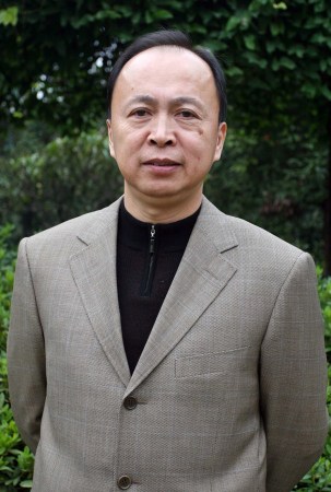 2007年11月5日，十七大黨代表湘西自治州州委書記童名謙。