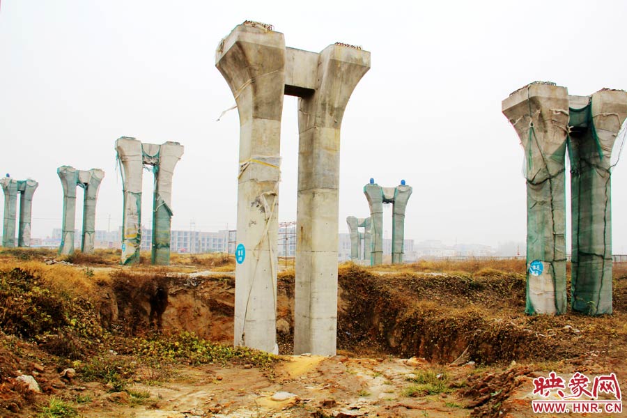 相關(guān)負(fù)責(zé)人也對(duì)外表示，投資15個(gè)億的項(xiàng)目，實(shí)際到賬的只有6000多萬元，所以工程被迫停下。