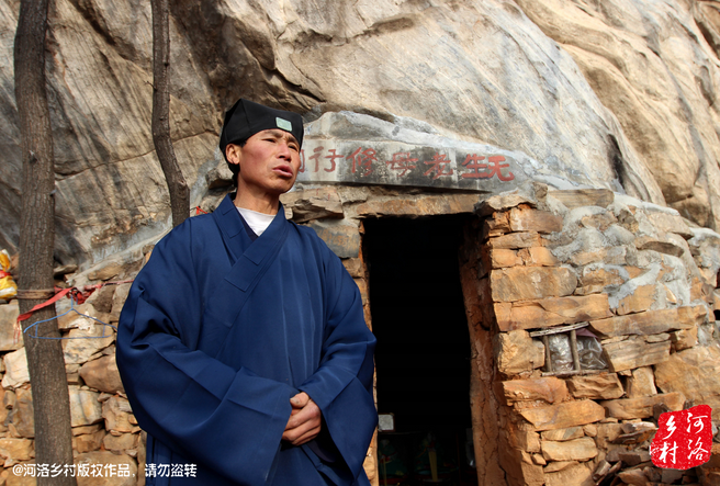 在這個(gè)山洞住多久，他沒(méi)有時(shí)間表，他說(shuō)要看自己的內(nèi)心，修行夠了就離開，如果需要繼續(xù)修行，就從這里“安老病死