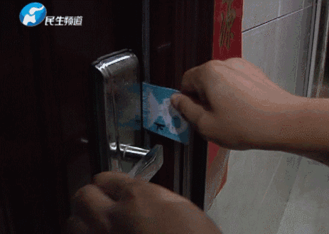 驚！一張卡片秒開防盜門 你家的門還安全嗎？