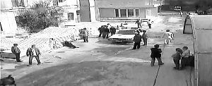 警車視而不見。（視頻截圖）