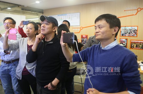 李連杰現(xiàn)身阿里巴巴，助陣雙十一。