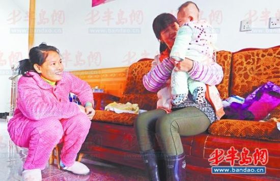 一位嫁給村民的外籍女孩認(rèn)為她們的主要作用其實(shí)是生孩子。