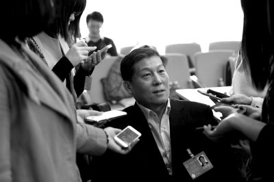 昨天，北京市高院院長慕平接受媒體采訪。京華時報記者張斌攝