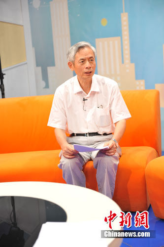 中國(guó)房地產(chǎn)業(yè)協(xié)會(huì)名譽(yù)副會(huì)長(zhǎng)朱中一參加中新網(wǎng)房產(chǎn)頻道視頻訪談。