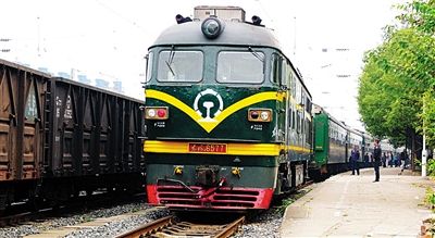 綠皮車 較早的老式火車，客車車廂以綠色為主