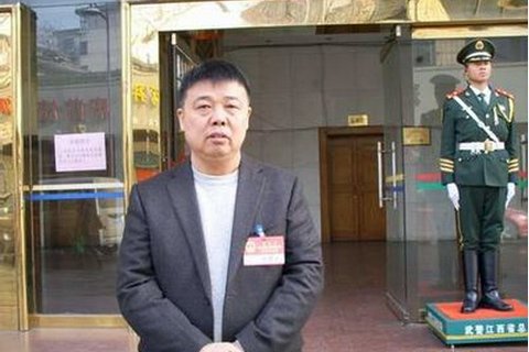 江西大富集團董事長、原萍鄉(xiāng)市人大代表何春明。
