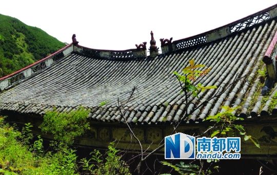 　照光寺在致歉微博中稱，該寺位于蒼山之上，年久失修，且沒(méi)有防火通道。