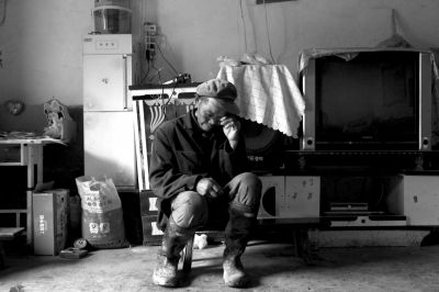 今年73歲的錢智遠(yuǎn)說起女兒錢仁鳳不禁老淚縱橫。