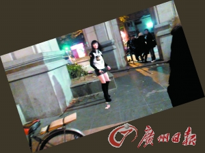 黑衣女掙脫跑掉。