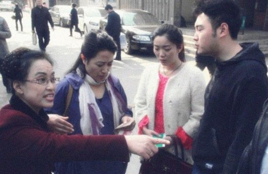丈母娘從小張的存折中取了20000元，鑒定存折真假