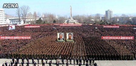 朝鮮民眾稱，朝鮮軍民“將在任意時(shí)期、對(duì)任意對(duì)象隨意實(shí)施無止境的正義打擊，一定實(shí)現(xiàn)民族的夙愿祖國統(tǒng)一大業(yè)”。