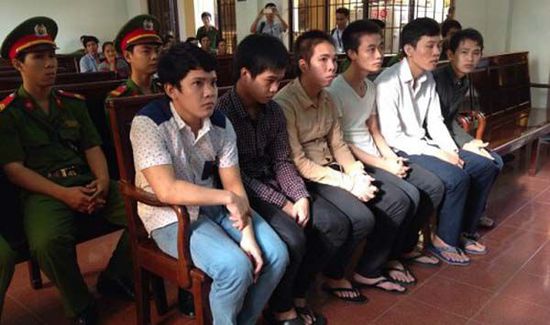 　12月3日，越南邊和市人民法院判處參與反華騷亂的6名罪犯1年至2年6個月不等的有期徒刑。