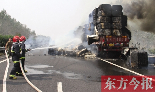水槍、釘耙、挖掘機(jī) 5小時降服“火”車