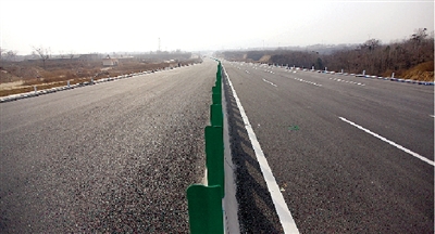 鄭上快速路工程建設(shè)已進(jìn)入收尾階段。