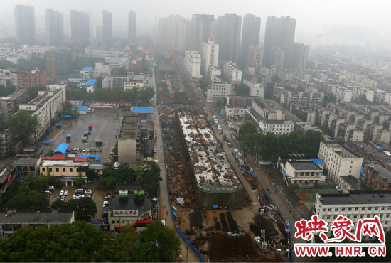 明年春節(jié)前高架橋部分道路將建成通車。