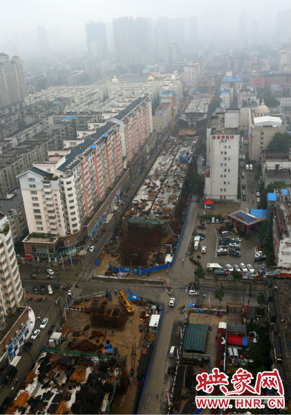 隴海路高架橋已雛形顯現(xiàn)。