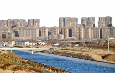 鄭州市西南角，南水北調(diào)渠旁新建的樓盤。