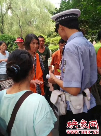 令人憤怒的是，這名老太太竟然報(bào)警說“她被環(huán)衛(wèi)工打了”