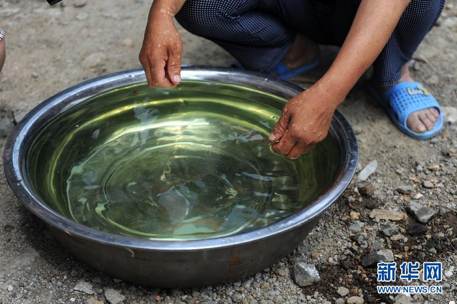 地下水成“綠茶”　污染二十多年該誰治？