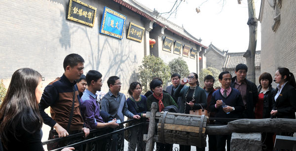 康百萬莊園、杜甫故里景區(qū)迎江蘇旅游踩線團