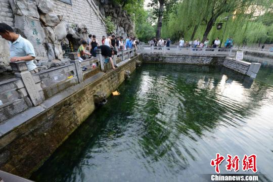 “泉城”濟(jì)南四大泉群現(xiàn)停噴危機 黑虎泉停噴