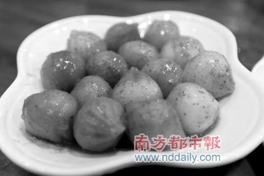 碧紗籠的水晶包,帶著咖啡味。