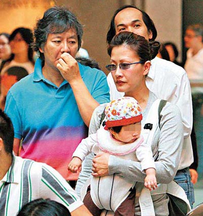 陳慧珊和老公鐘家鴻、女兒