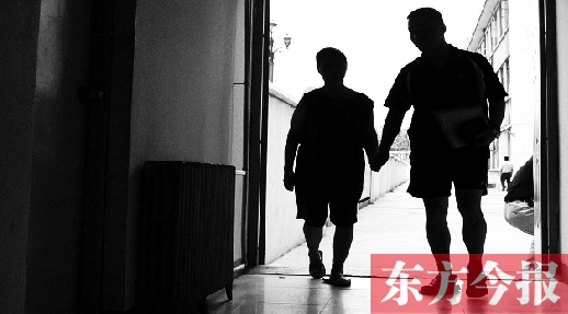 生活節(jié)奏加快，再加上工作壓力大，現(xiàn)在年輕人很容易忽略退休在家、更需要關(guān)心的老人 記者 張曉冬/圖
