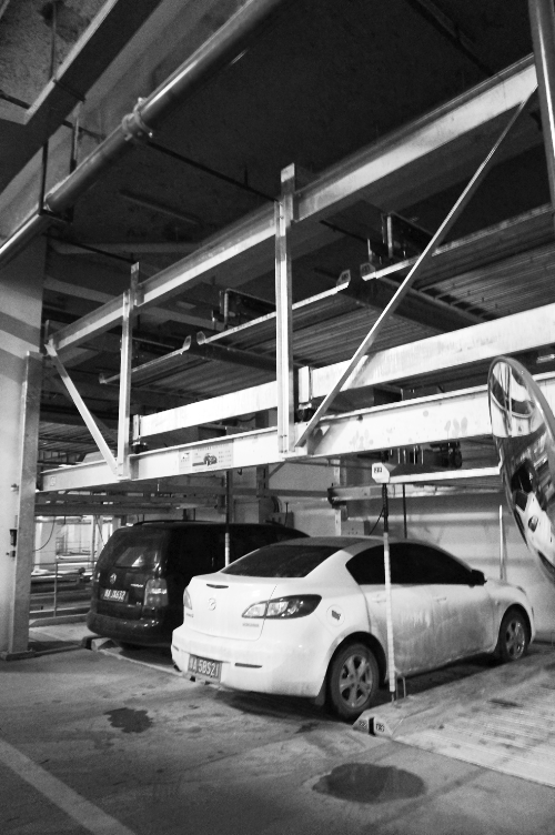 蘇荷立體式公共停車場去年12月開始使用，有384個(gè)車位。