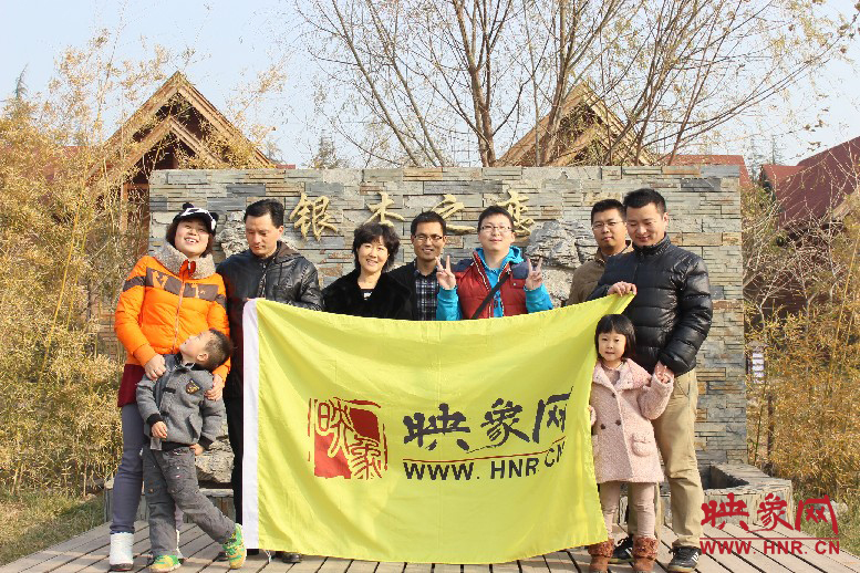 來(lái)張小合影，好多朋友都在其他地方玩，已經(jīng)嗨的叫不回來(lái)……
