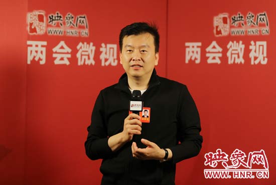 全國人大代表張澤群接受映象網(wǎng)“兩會(huì)微視”訪談。
