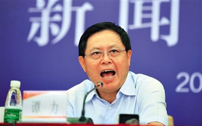 　譚力 男，1955年10月生，漢族，重慶市人，大學(xué)學(xué)歷，有知青經(jīng)歷。2009年3月前，一直在四川工